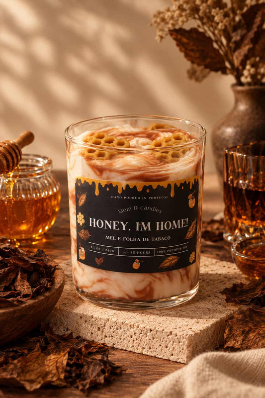 Honey, I’m Home 🍯 - Vela de Mel e folhas de tabaco